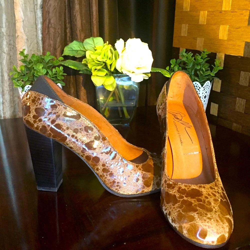 Donald J Pliner Cracked Suede Patent Shoes 9M